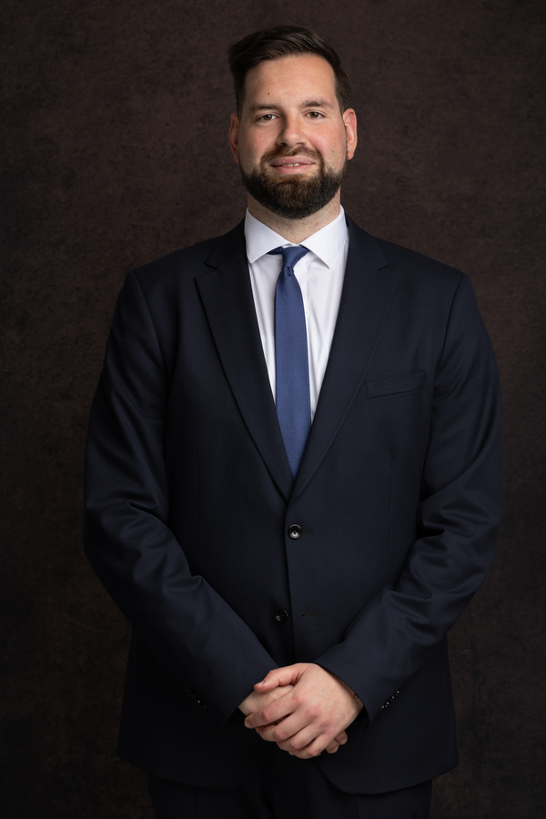 Dr. Miklós Péter